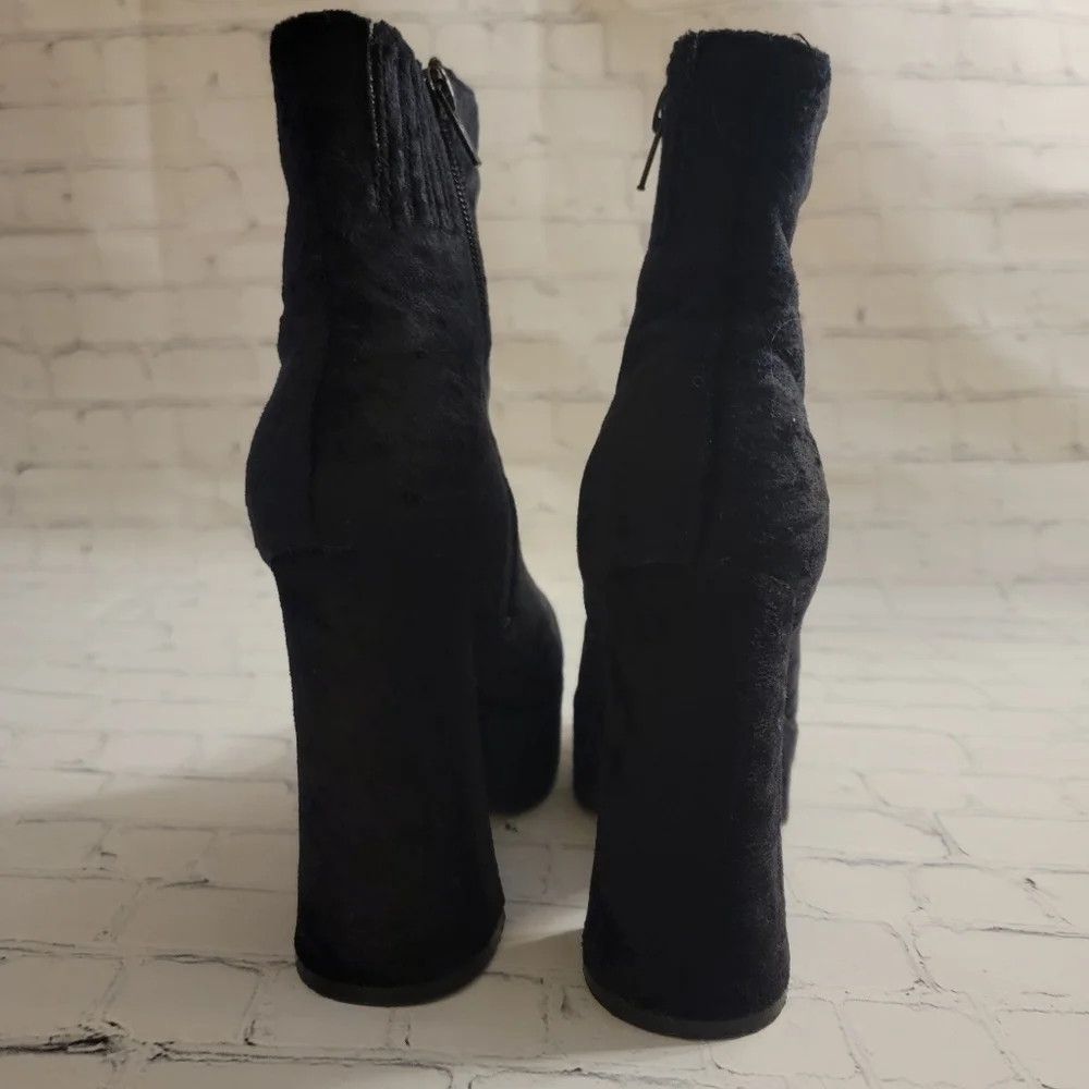 Vintage 90's Classified Black Velvet Platform Zip Boots Size 6